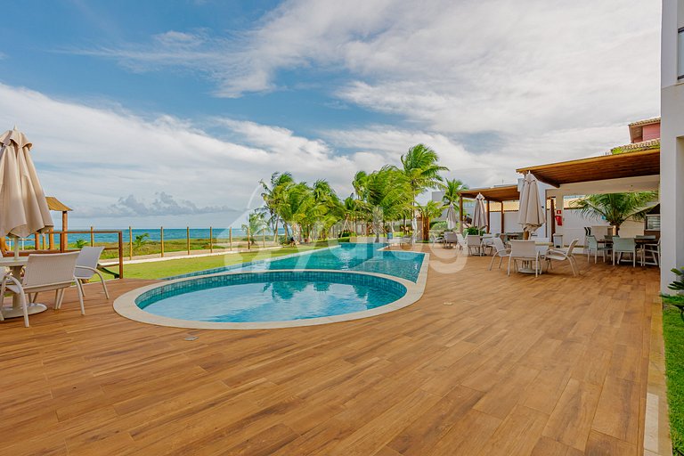 IT146 Beachfront Duplex with Jacuzzi – 3 Suites