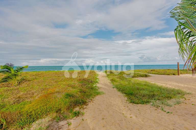 IT146 Beachfront Duplex with Jacuzzi – 3 Suites