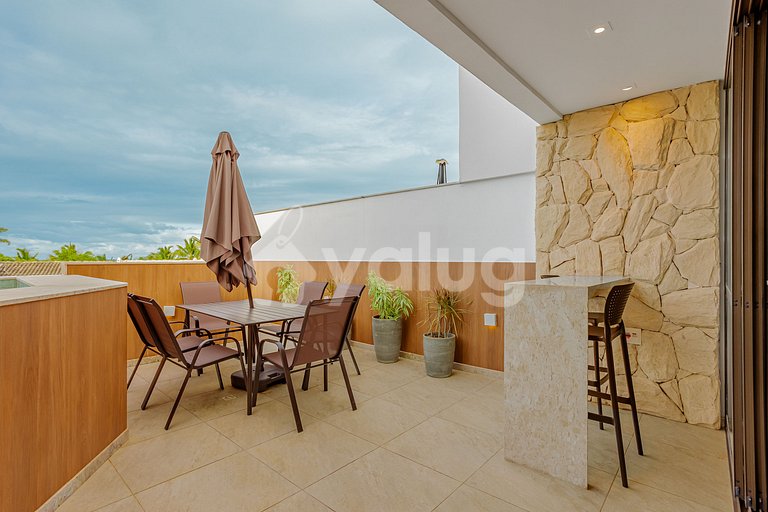 IT146 Beachfront Duplex with Jacuzzi – 3 Suites