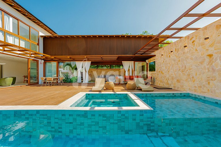 PF160 Casa Alto Padrão 6 Suítes Piscina c/ Hidromassagem