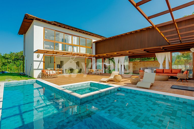 PF160 High-End Home, 6 Suites, Pool with Hydro-massage