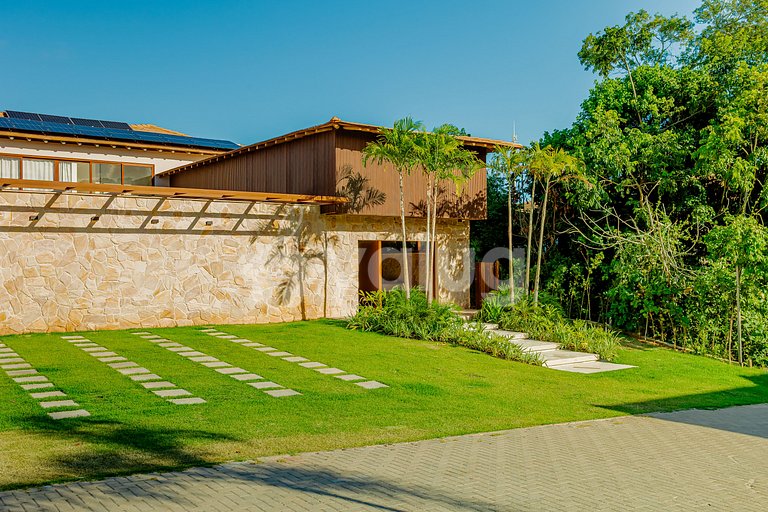 PF160 High-End Home, 6 Suites, Pool with Hydro-massage