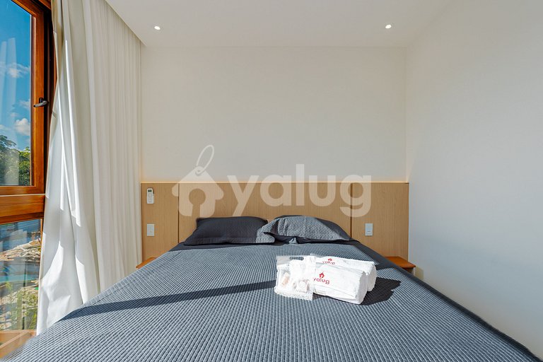 PF160 High-End Home, 6 Suites, Pool with Hydro-massage