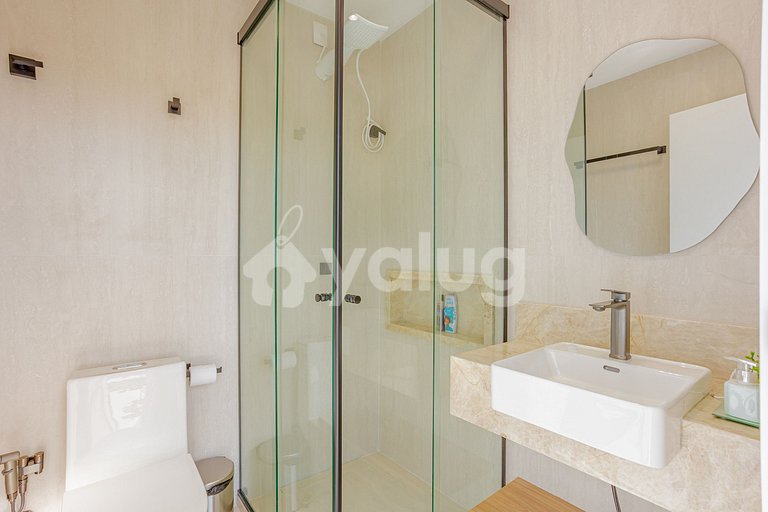 PF160 Casa de alto nivel, 6 suites, piscina con hidromasaje.