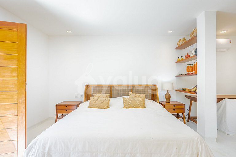 Excellent 7-Suite House, Right on the Beach - Busca Vida