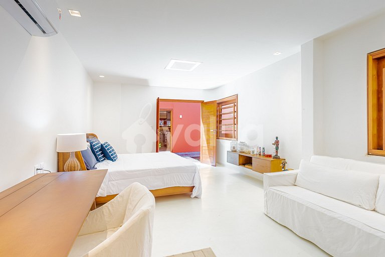 Excellent 7-Suite House, Right on the Beach - Busca Vida