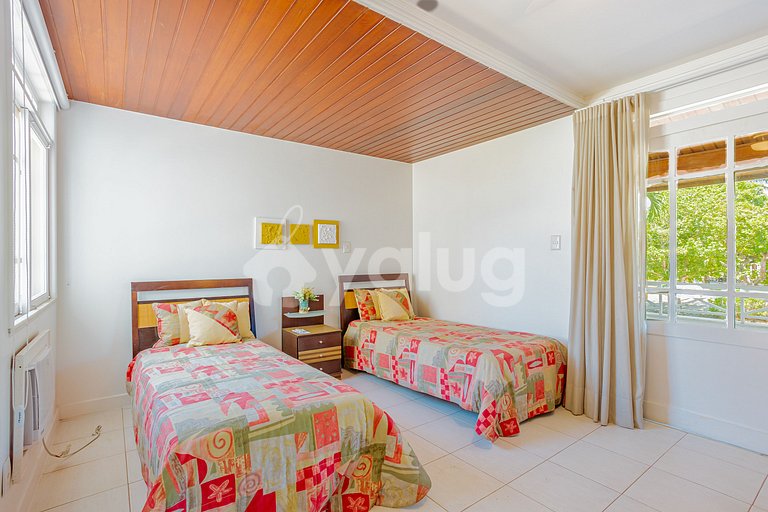 Beautiful House 5 Suites 500m from the Beach - Busca Vida