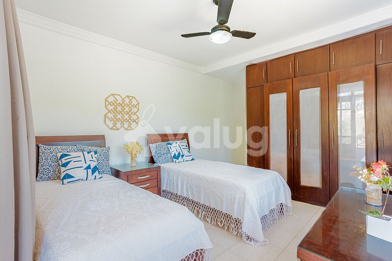 Beautiful House 5 Suites 500m from the Beach - Busca Vida