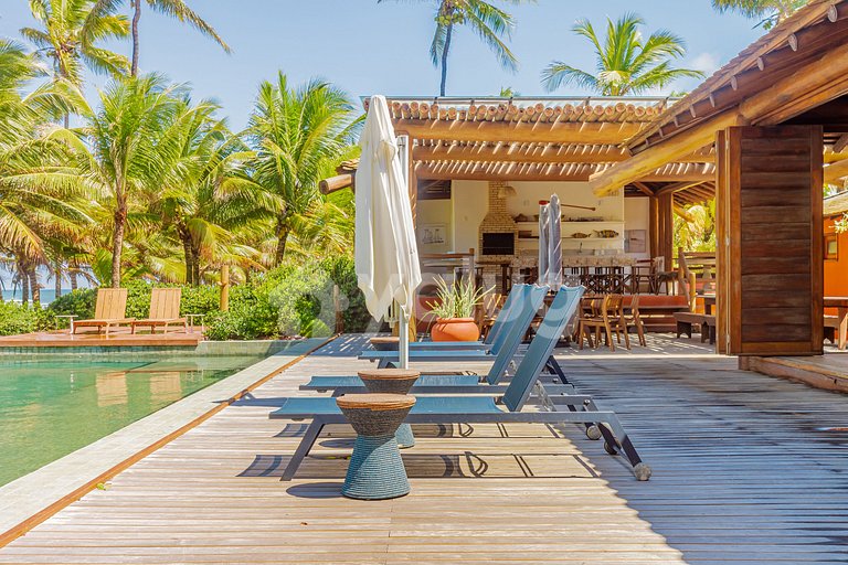 Excellent 5-Suite House, Right on the Beach - Busca Vida