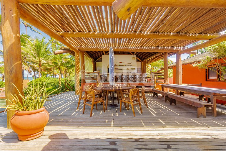 Excellent 5-Suite House, Right on the Beach - Busca Vida