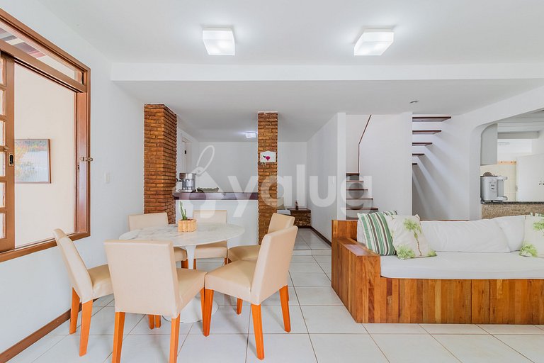 Great House 5 Bedrooms 170m from the Beach