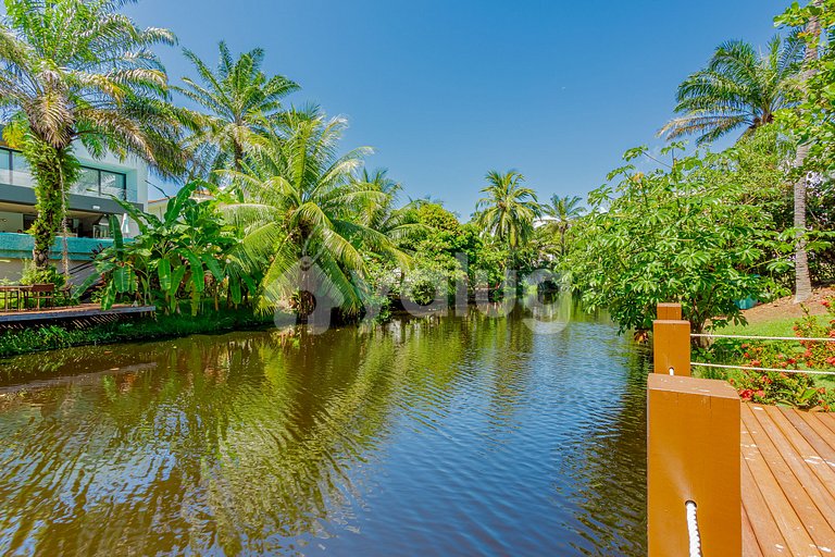 Hermosa Casa con 5 Suites a 500 m de la Playa - Busca Vida