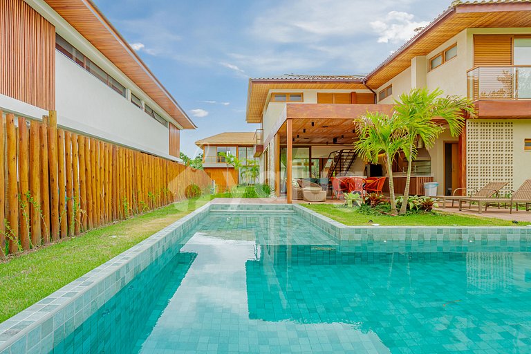 Maravilhosa casa com 5 suítes e piscina - Praia do Forte